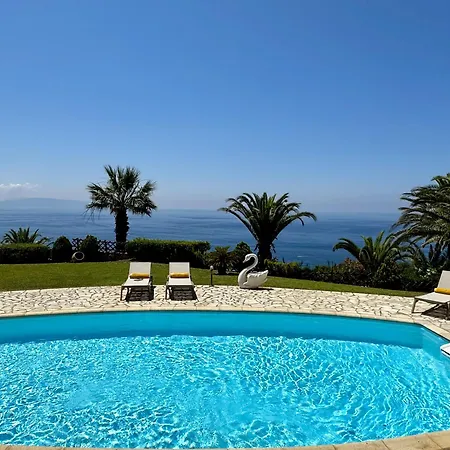 Dimitra * Trapezaki (Kefalonia)